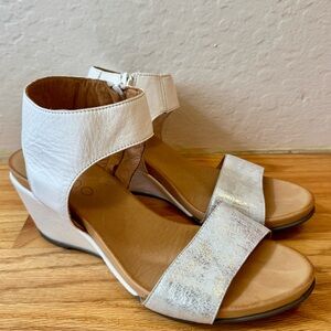 NEW White & Silver Women's Leather Wedge Sandal